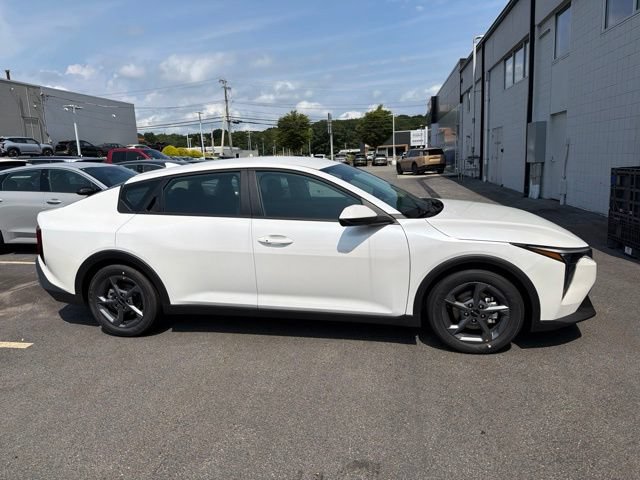 New 2026 Kia K4 FWD image 2
