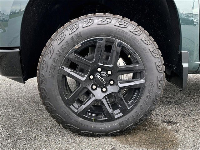 New 2026 Chevrolet Silverado 1500 Custom Trail Boss w/ LPO, Dark Essentials Package image 7