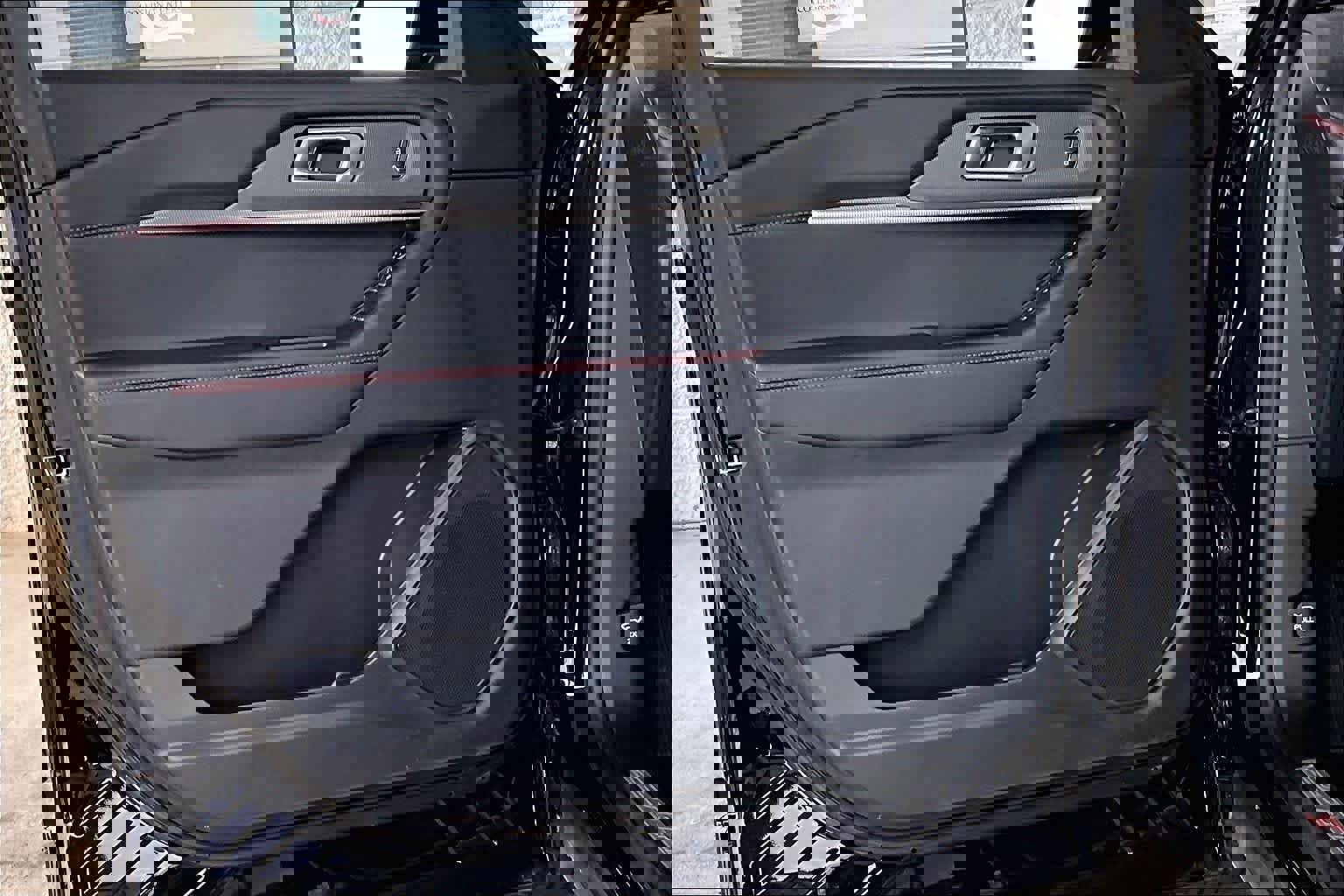 Certified 2025 Ford Explorer ST-Line w/ ST-Line Street Pack image 21