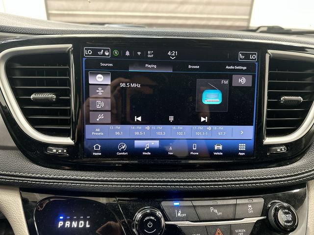 Used 2024 Chrysler Pacifica Limited FWD image 13