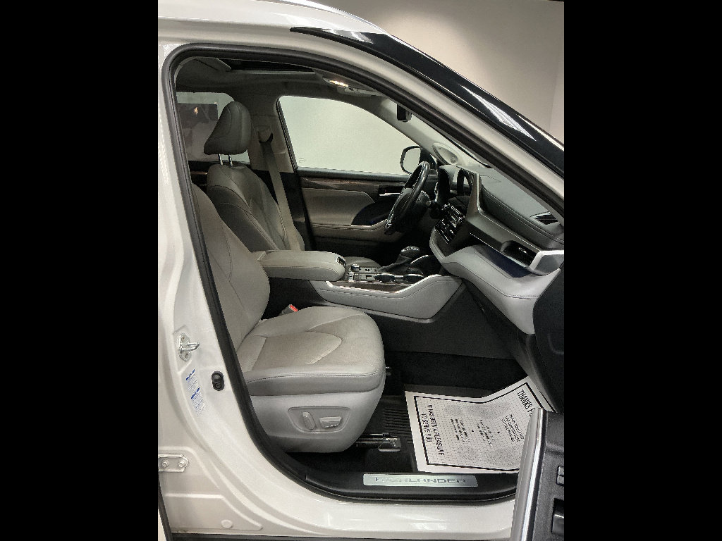 Used 2021 Toyota Highlander Limited AWD/4WD image 25