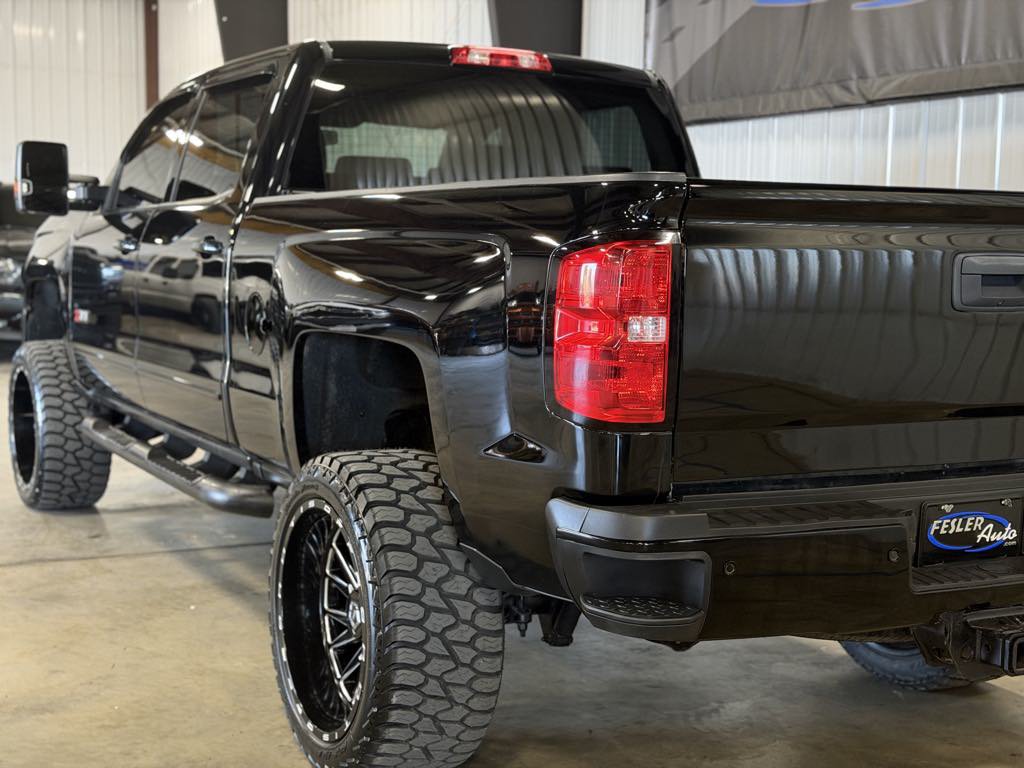 Used 2019 Chevrolet Silverado 2500 LTZ w/ Midnight Edition AWD/4WD image 23