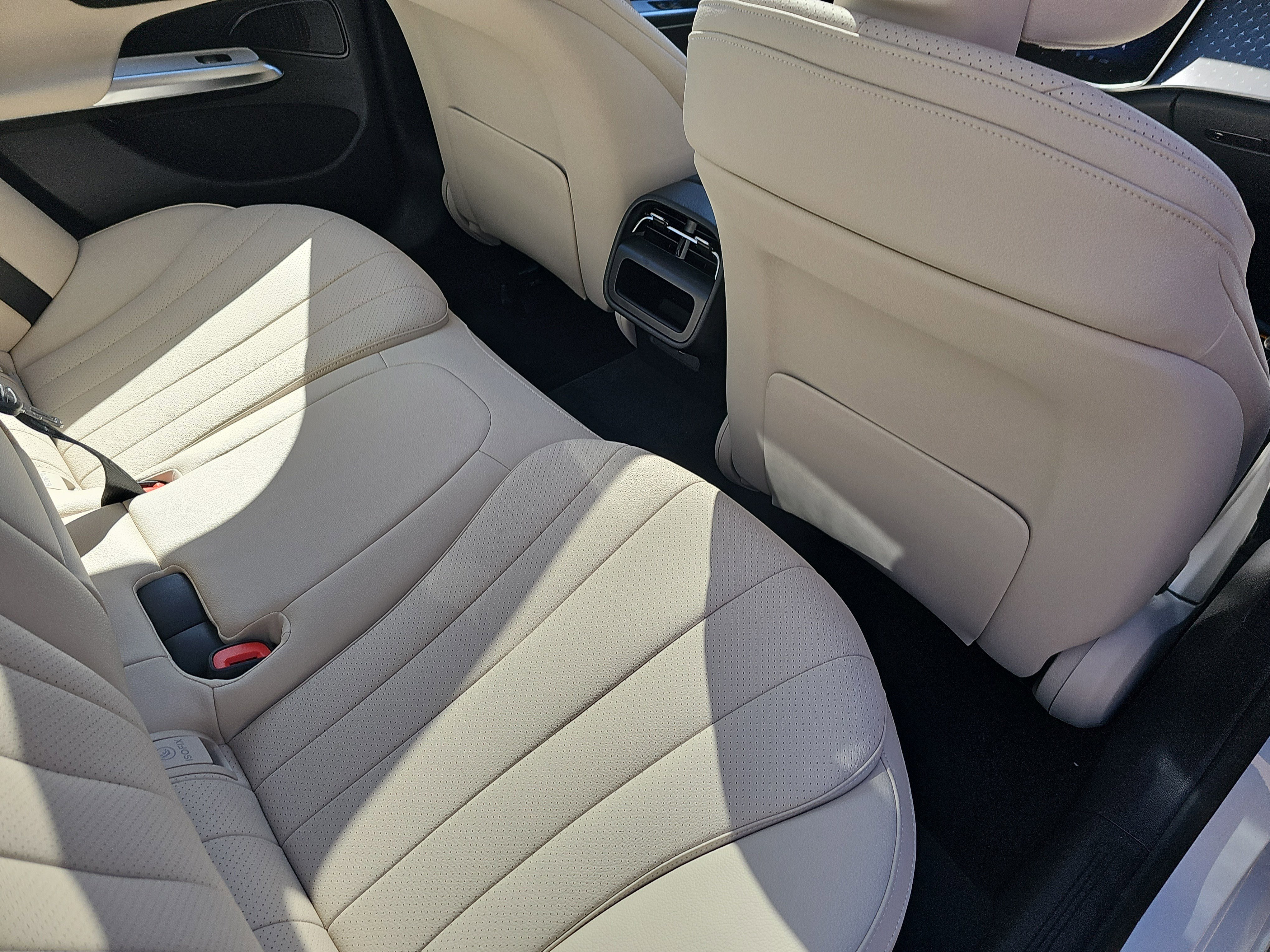 New 2026 Mercedes-Benz E 350 4MATIC Sedan image 11