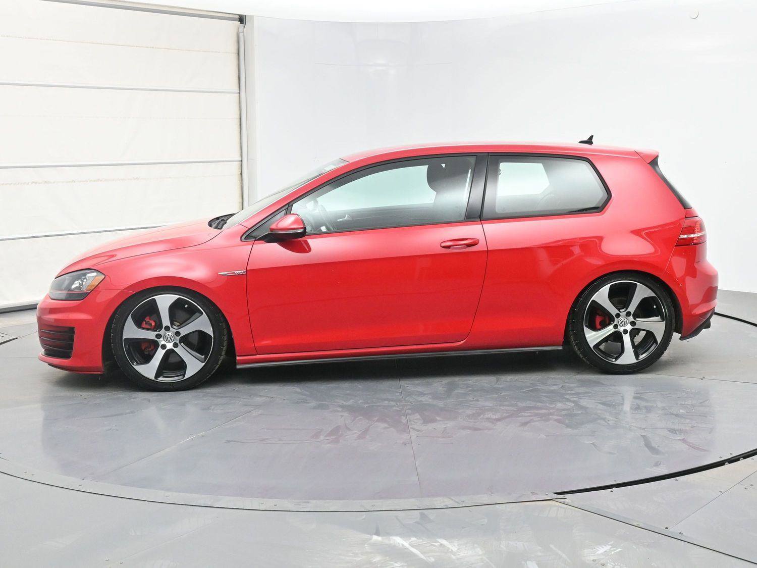 Used 2015 Volkswagen Golf S image 20