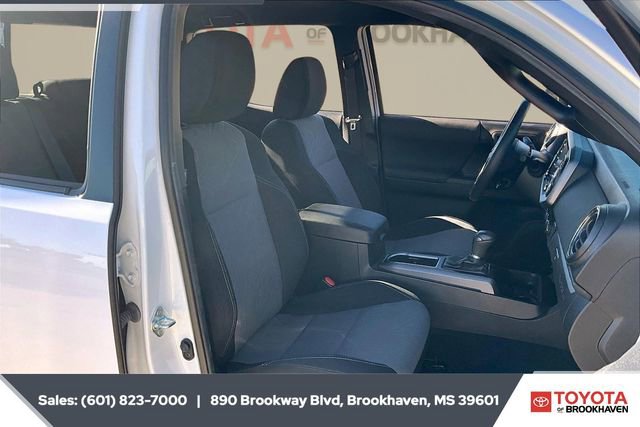 Used 2022 Toyota Tacoma TRD Off-Road image 6