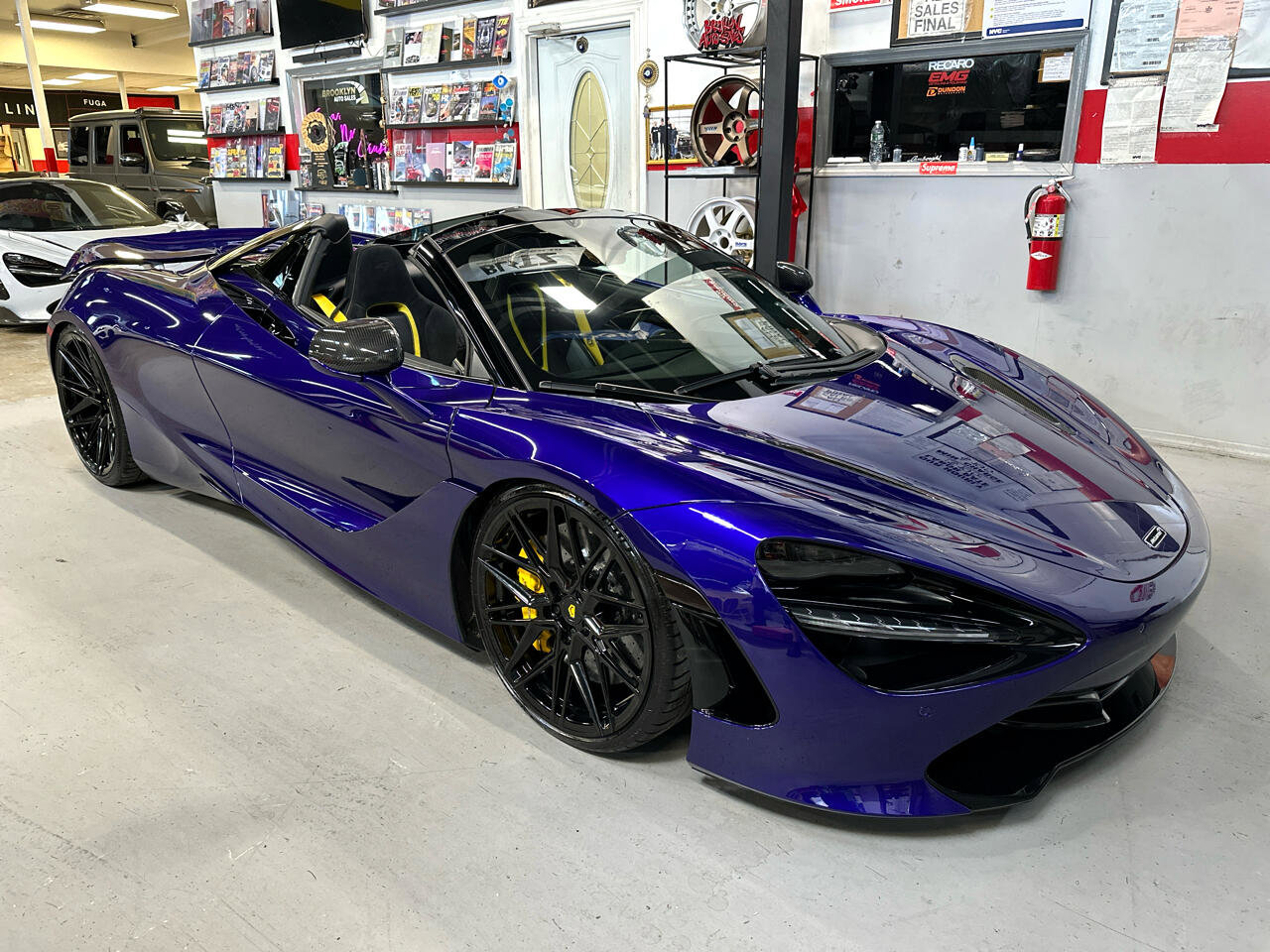 Used 2023 McLaren 720S Performance image 3