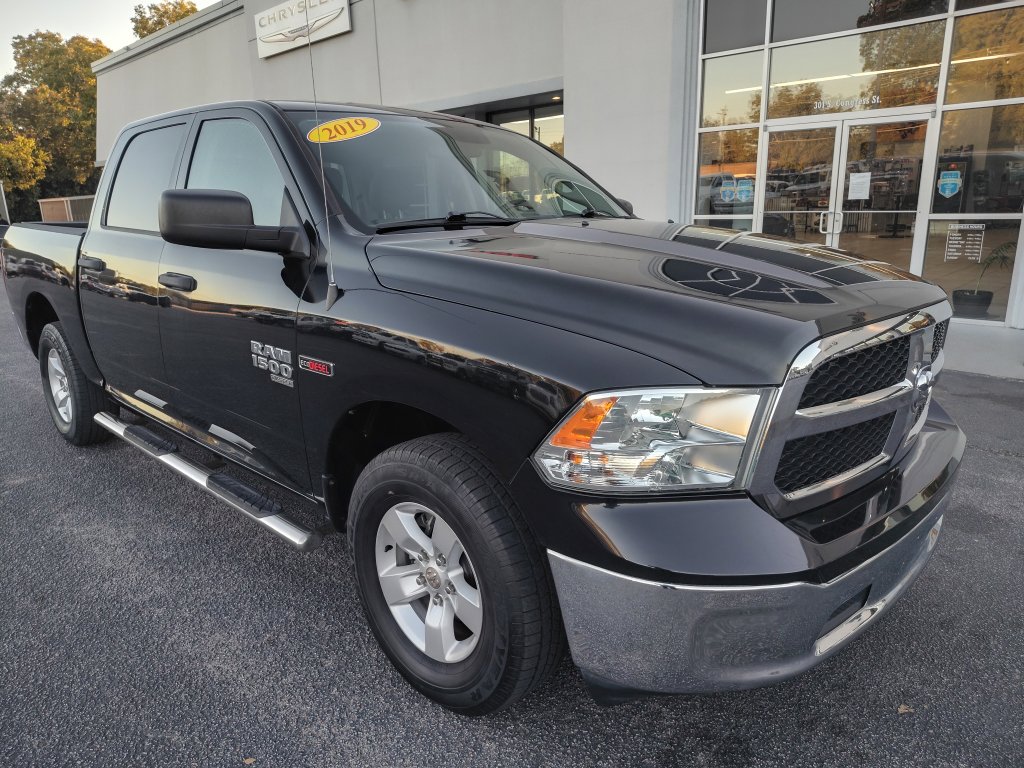 Used 2019 RAM 1500 Tradesman w/ Chrome Appearance Group image 2