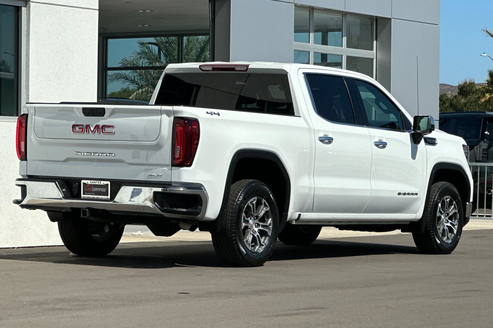 Used 2025 GMC Sierra 1500 SLT AWD/4WD image 4