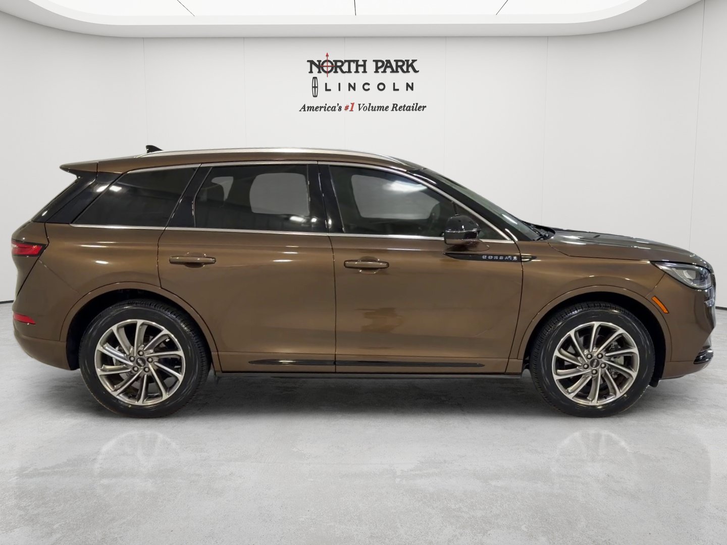 Used 2022 Lincoln Corsair Grand Touring AWD/4WD image 6