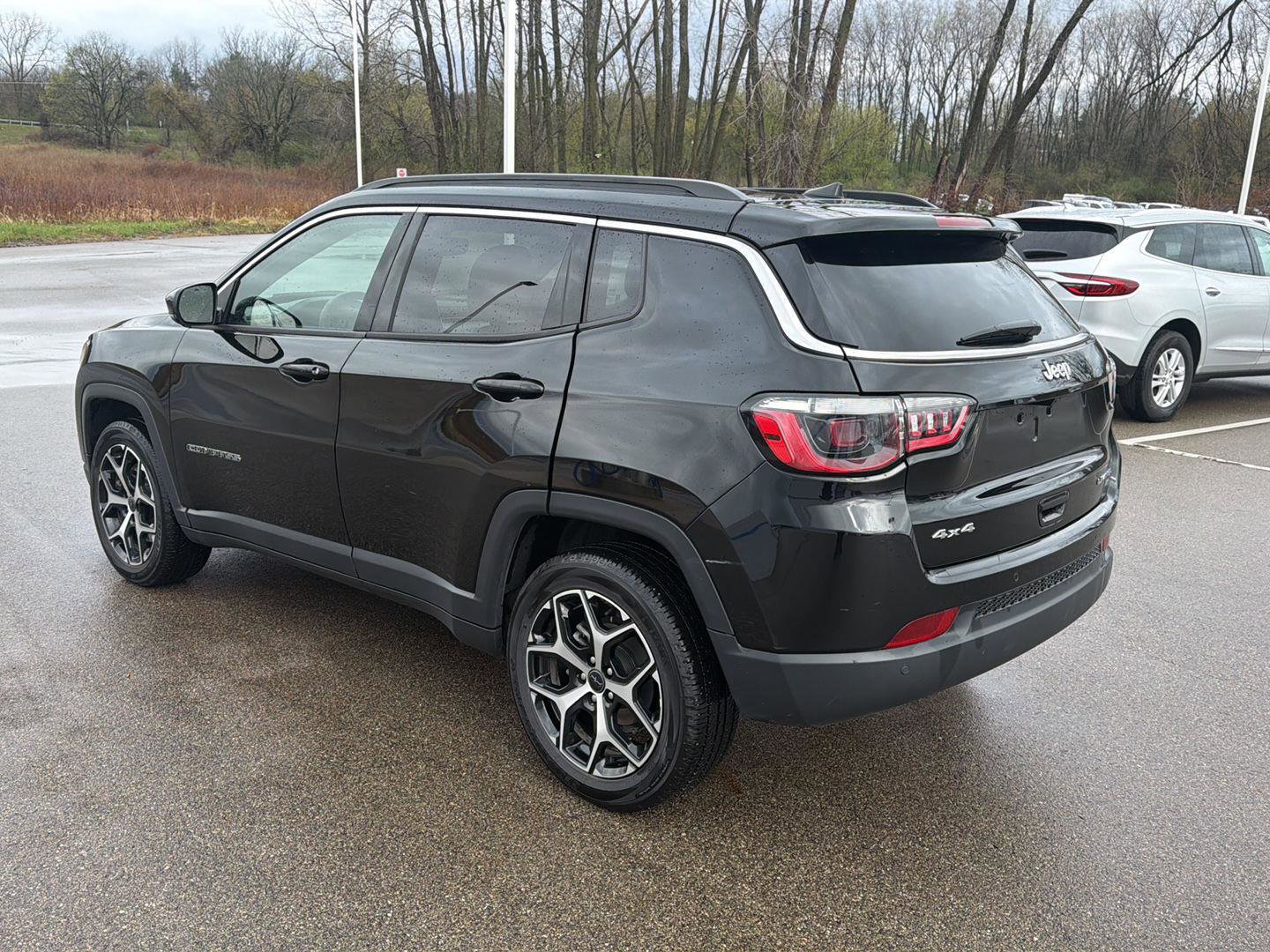 Used 2025 Jeep Compass Limited image 3