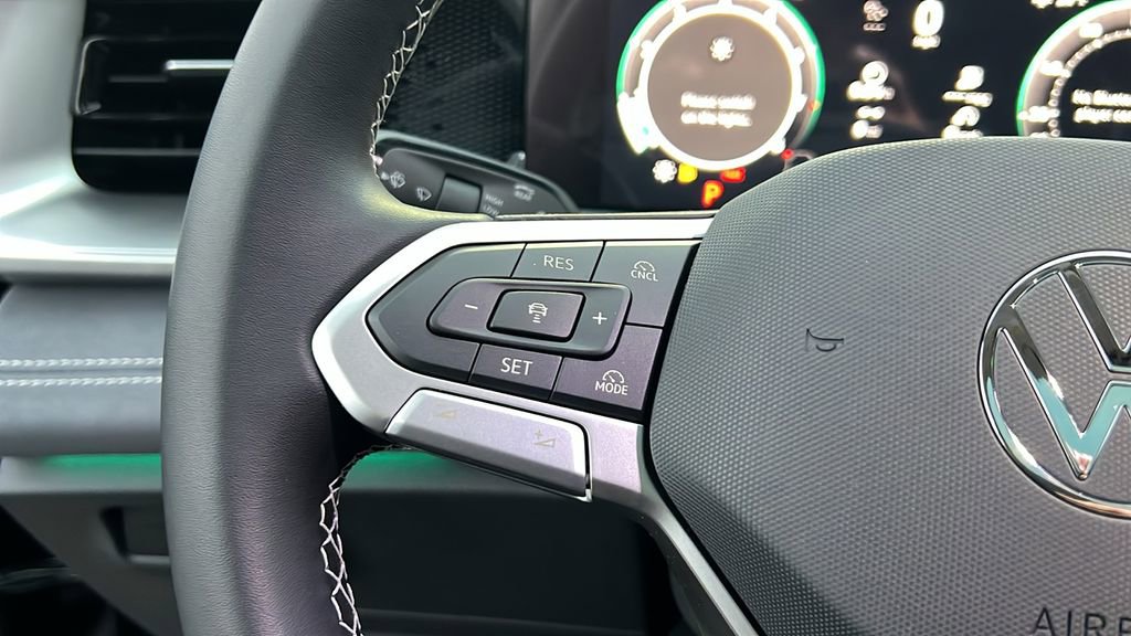 New 2026 Volkswagen Tiguan SE image 31