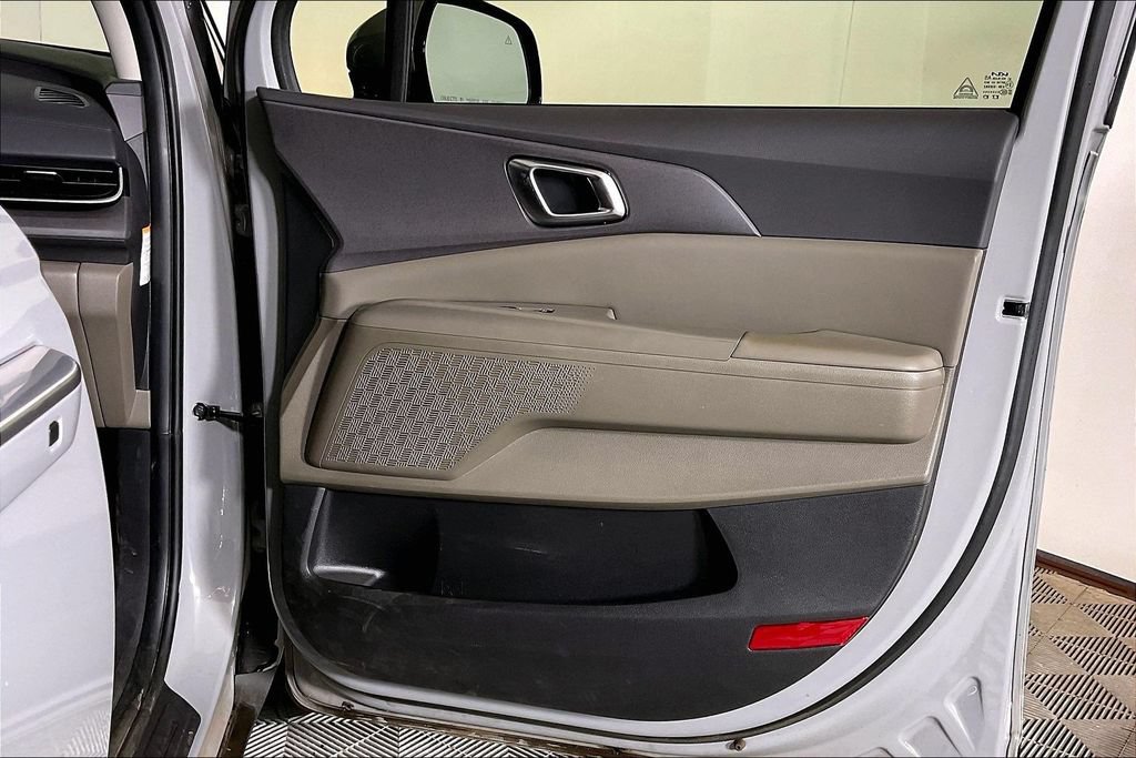 Used 2026 Kia Carnival SX FWD image 23