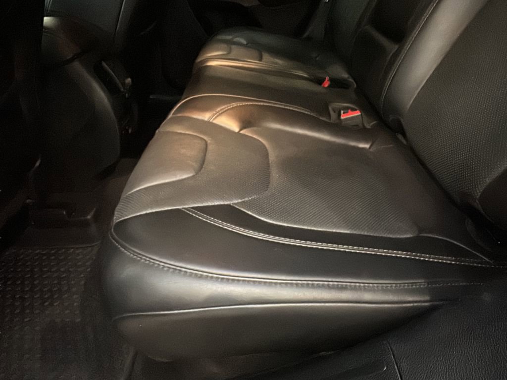 Used 2019 Jeep Cherokee Limited AWD/4WD image 14