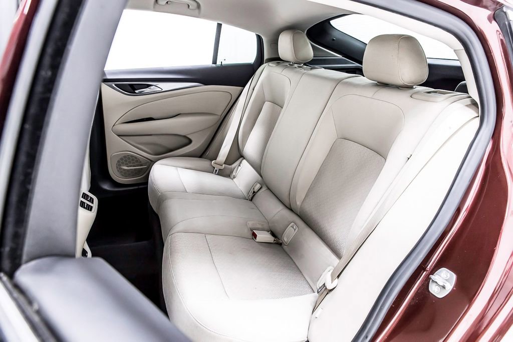 Used 2019 Buick Regal Preferred w/ Driver Confidence Package I image 30