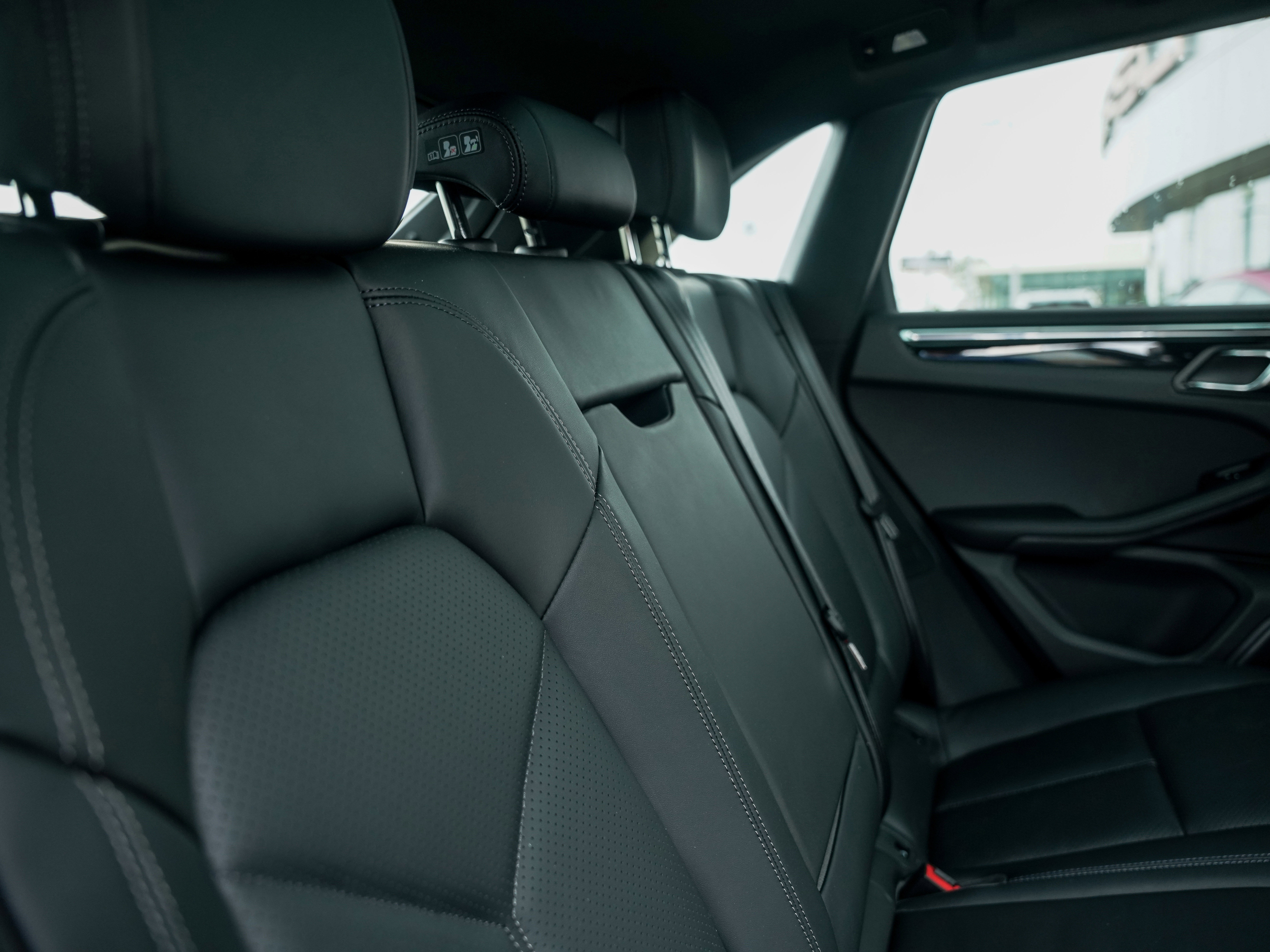 New 2025 Porsche Macan image 30