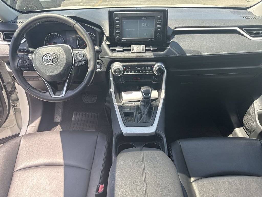 Used 2021 Toyota RAV4 XLE Premium FWD image 5
