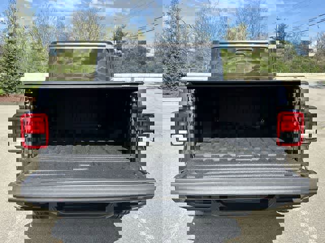 Used 2025 Jeep Gladiator Sport image 24