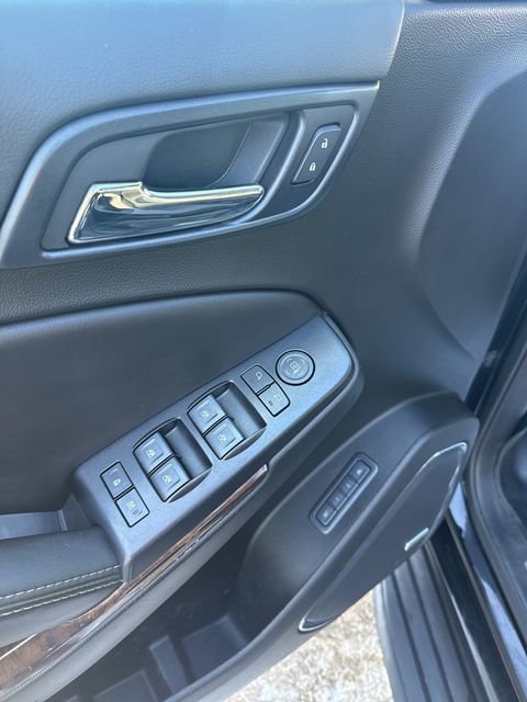 Used 2019 Chevrolet Suburban LT image 13