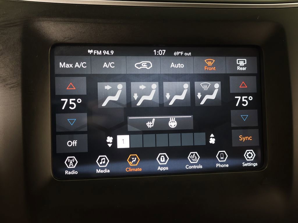 Used 2019 Jeep Cherokee Latitude Plus w/ Comfort/Convenience Group image 45