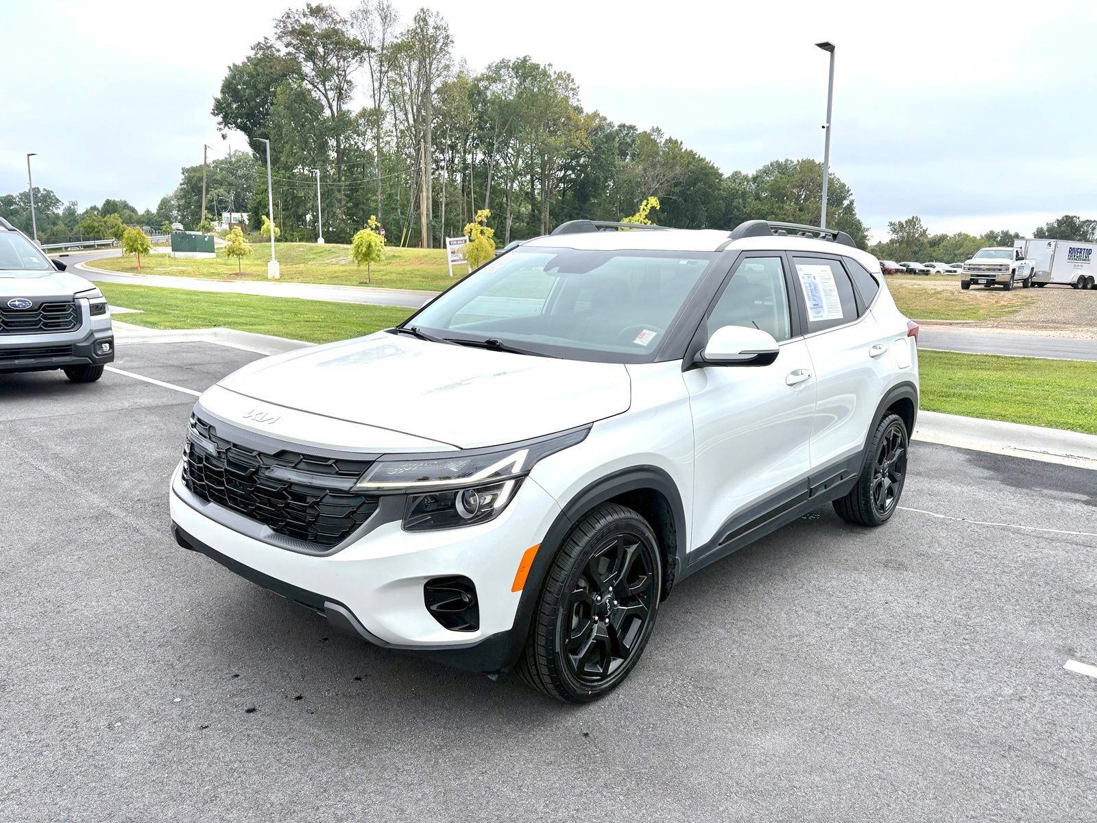 Used 2024 Kia Seltos X-Line AWD/4WD image 3