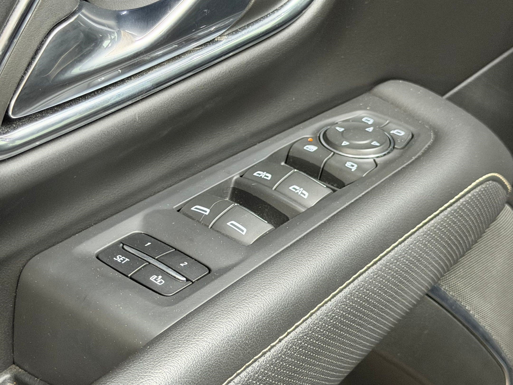 Used 2023 Chevrolet Tahoe Premier AWD/4WD image 36