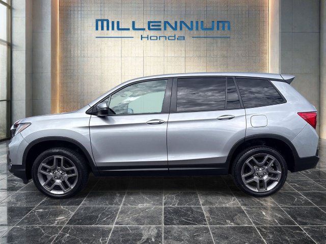 Used 2023 Honda Passport EX-L image 2