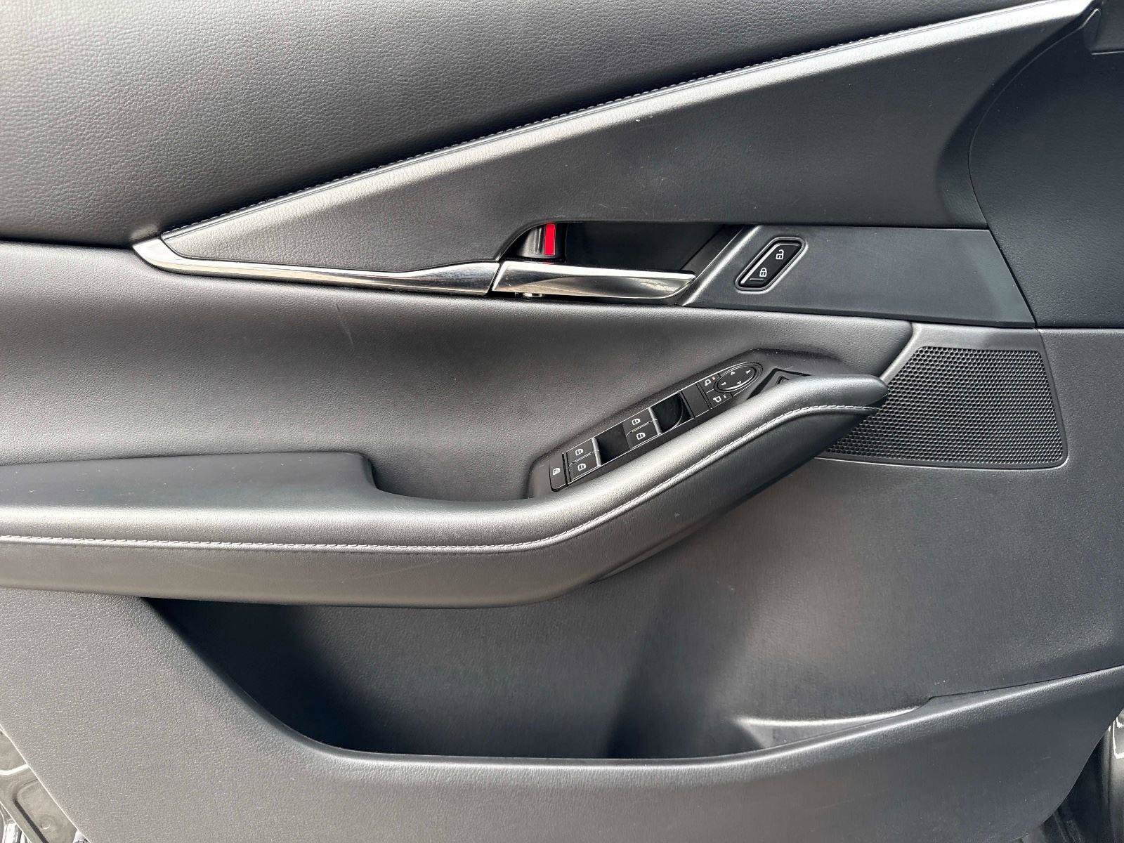 Certified 2025 MAZDA CX-30 AWD 2.5 S w/ Preferred Package image 17