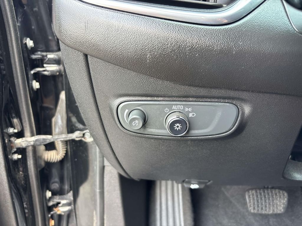 Used 2019 Chevrolet Equinox LT AWD/4WD image 19
