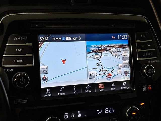 Used 2016 Nissan Maxima Platinum w/ Interior Lighting Package FWD image 3
