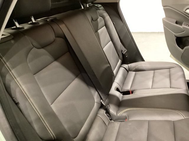 Used 2024 Chevrolet Trax ACTIV w/ Sunroof Package FWD image 20