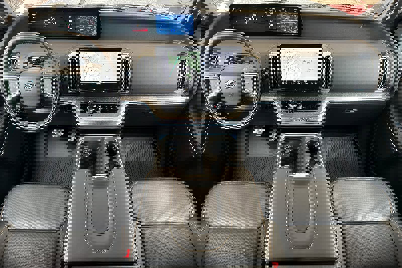 Used 2025 Ford Expedition Tremor image 3