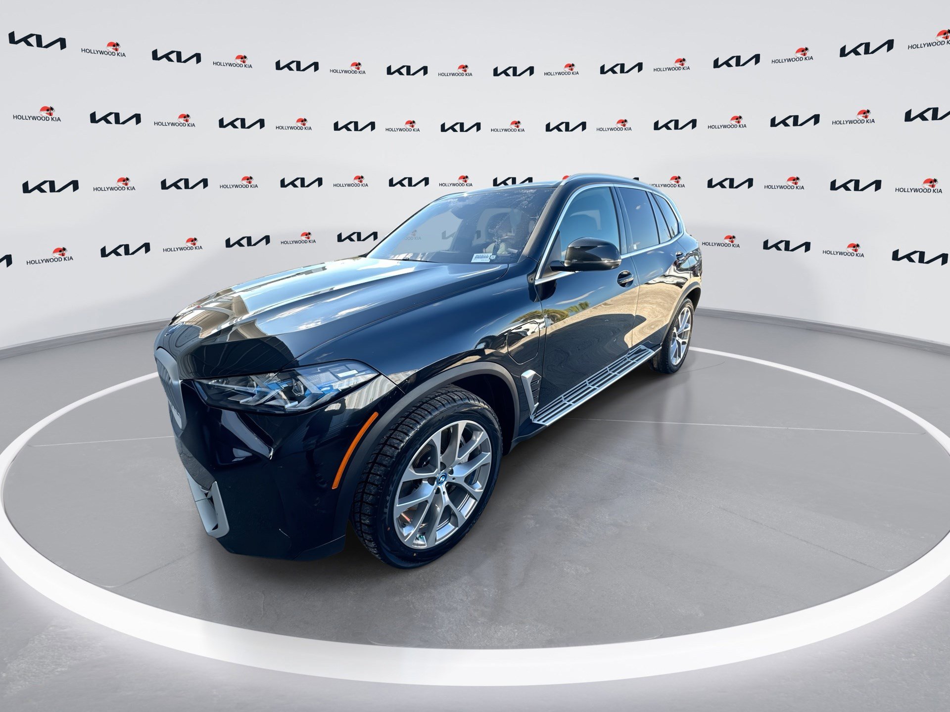 Used 2024 BMW X5 xDrive50e image 4