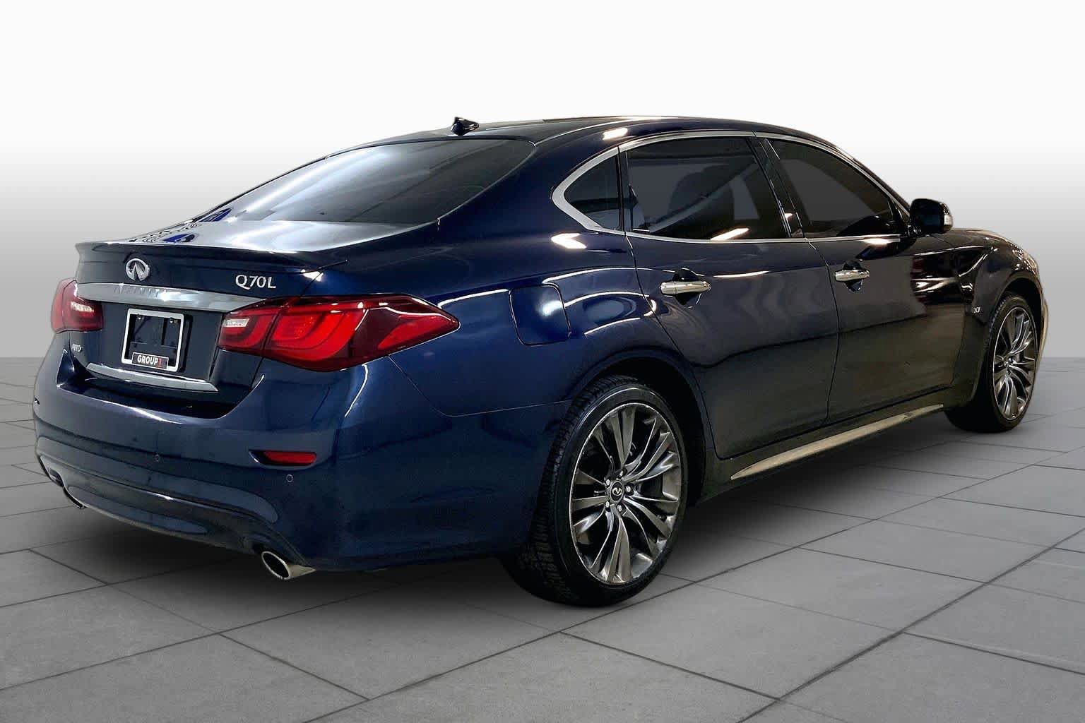 Used 2019 INFINITI Q70 L 3.7 AWD/4WD image 12