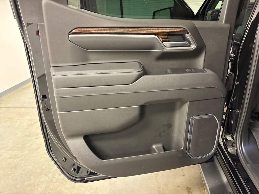 Used 2025 GMC Sierra 1500 Elevation w/ LPO, Elevation Black Package RWD image 31