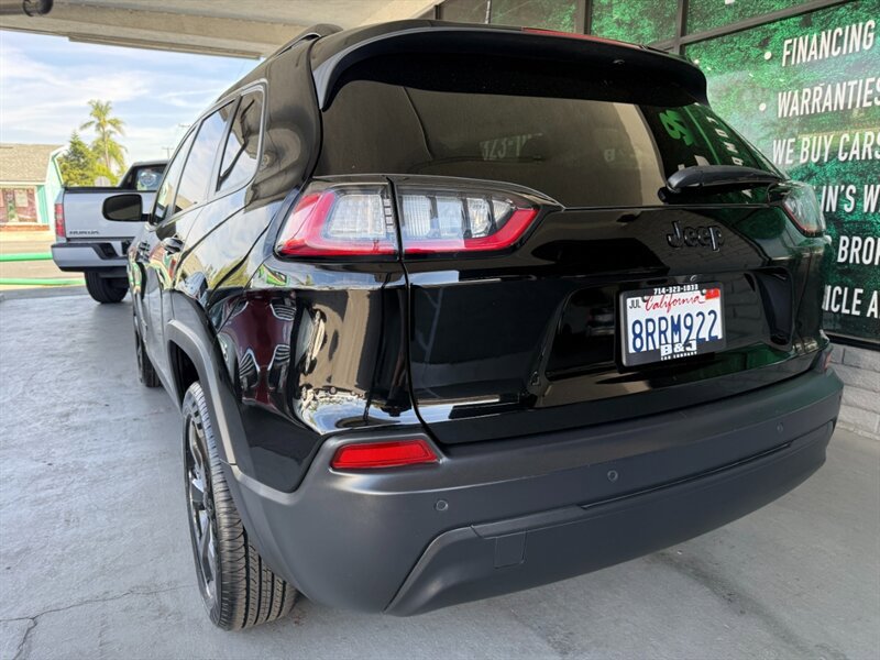 Used 2019 Jeep Cherokee Latitude Plus FWD image 7