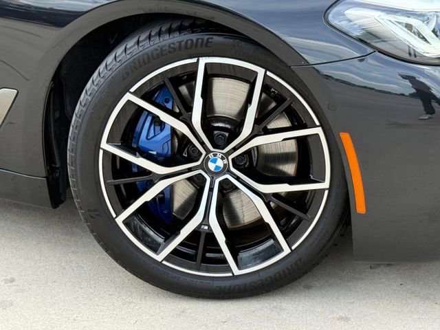 Used 2023 BMW M550i xDrive AWD/4WD image 2