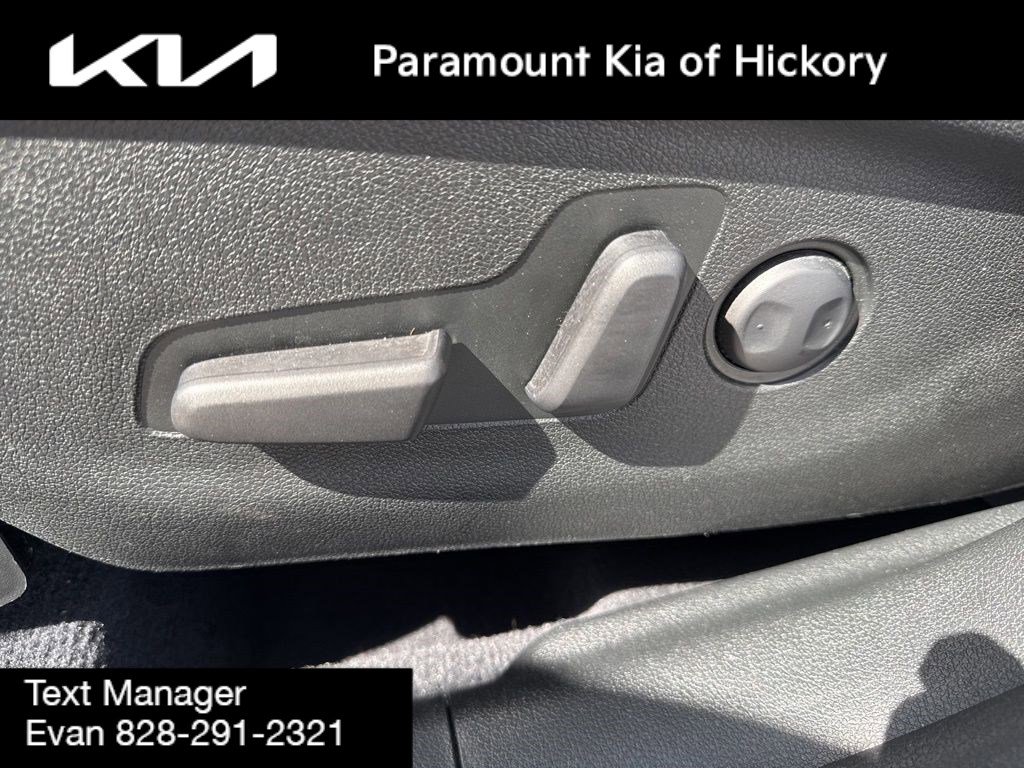 Used 2020 Kia Sorento LX w/ LX I4 Convenience Package image 20