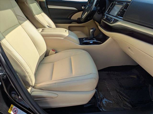 Used 2015 Toyota Highlander XLE FWD image 23