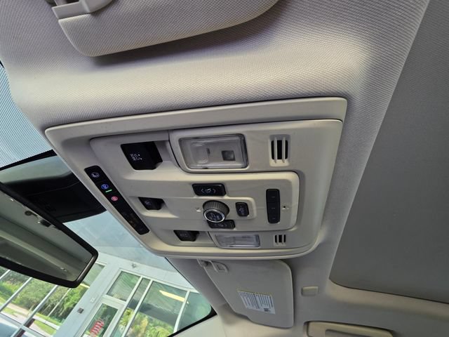 Used 2021 GMC Yukon XL Denali w/ LPO, Illumination Package RWD image 45