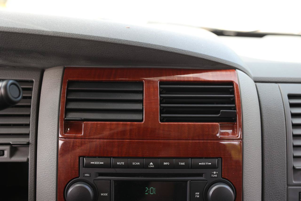 Used 2005 Dodge Durango SLT RWD image 32