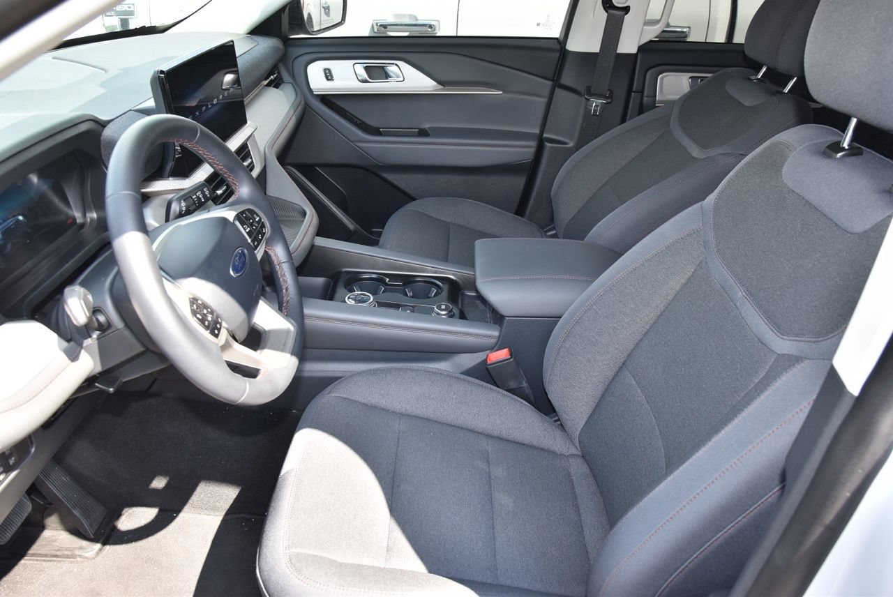 Certified 2026 Ford Explorer Active RWD image 9