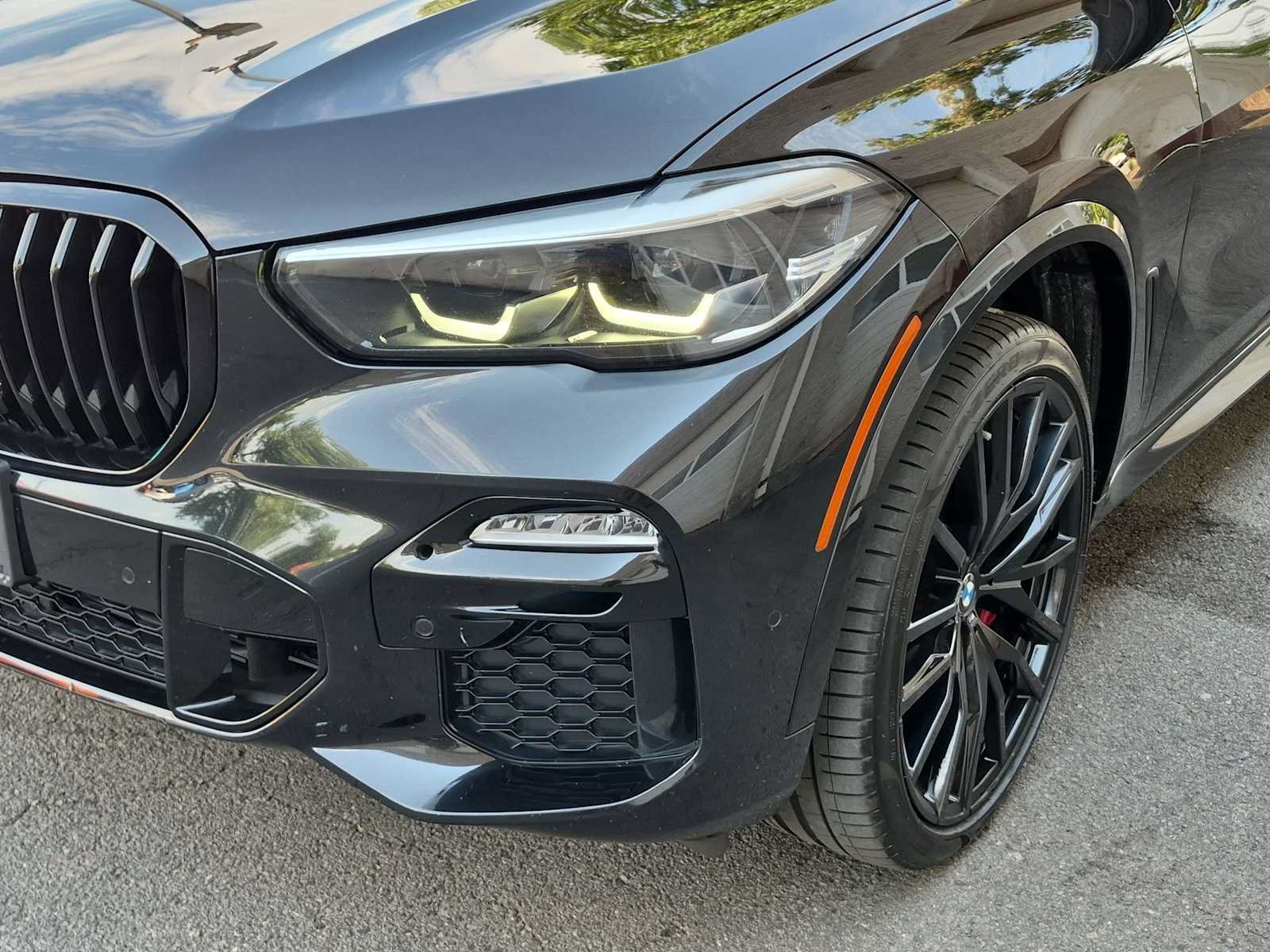 Used 2021 BMW X5 M50i w/ Premium Package AWD/4WD image 11