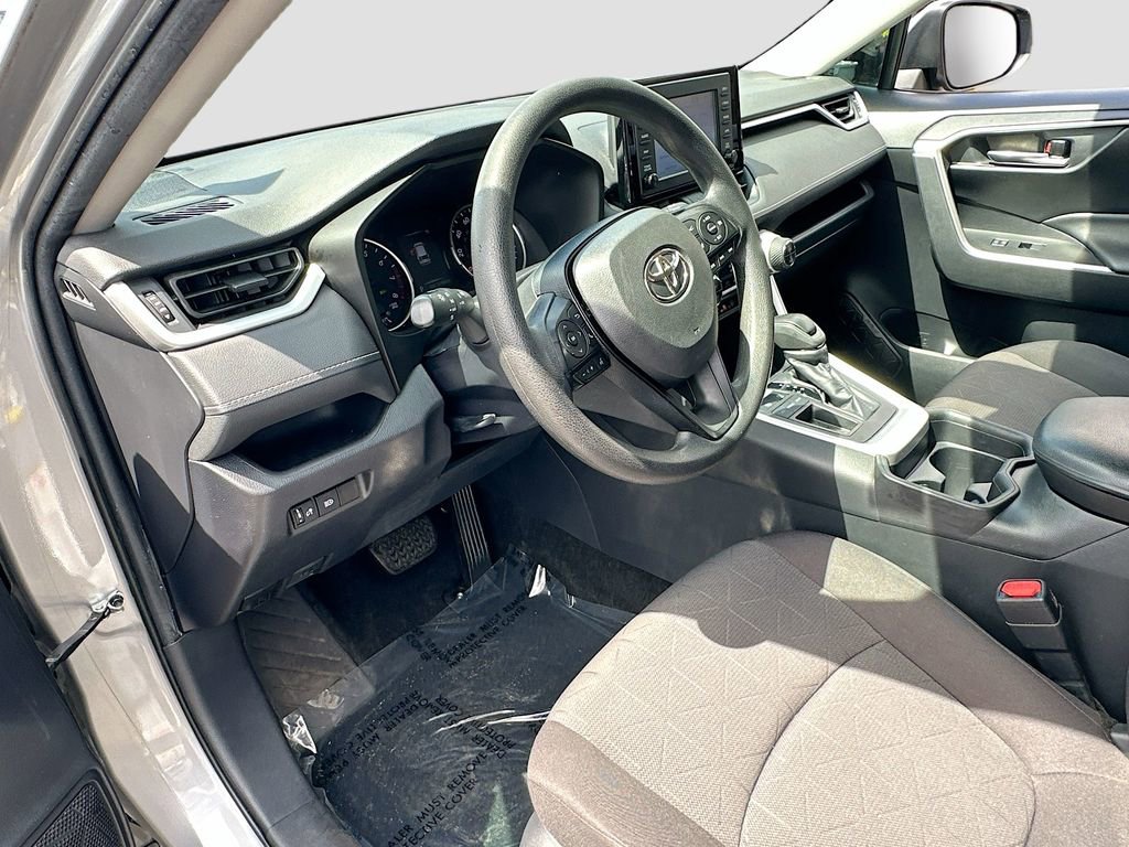 Used 2019 Toyota RAV4 XLE FWD image 9