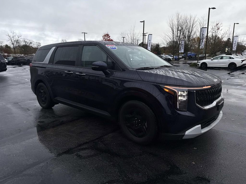 Used 2025 Kia Carnival image 9