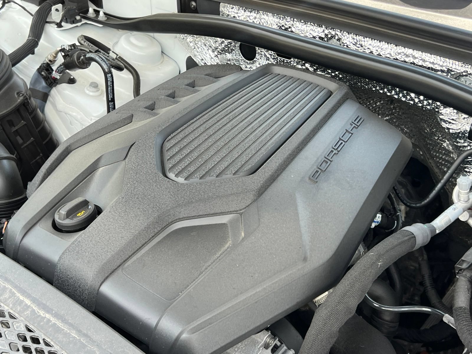Certified 2026 Porsche Macan Turbo AWD/4WD image 44