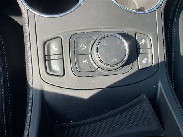 Used 2024 GMC Terrain SLT image 17