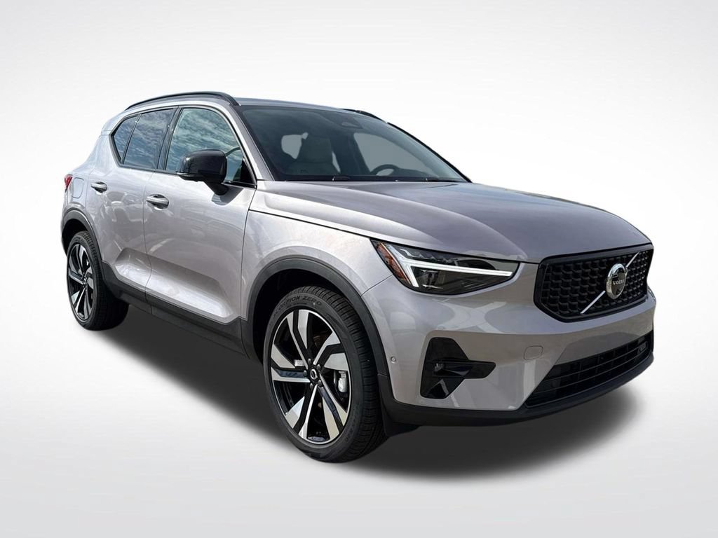New 2026 Volvo XC40 B5 Ultra