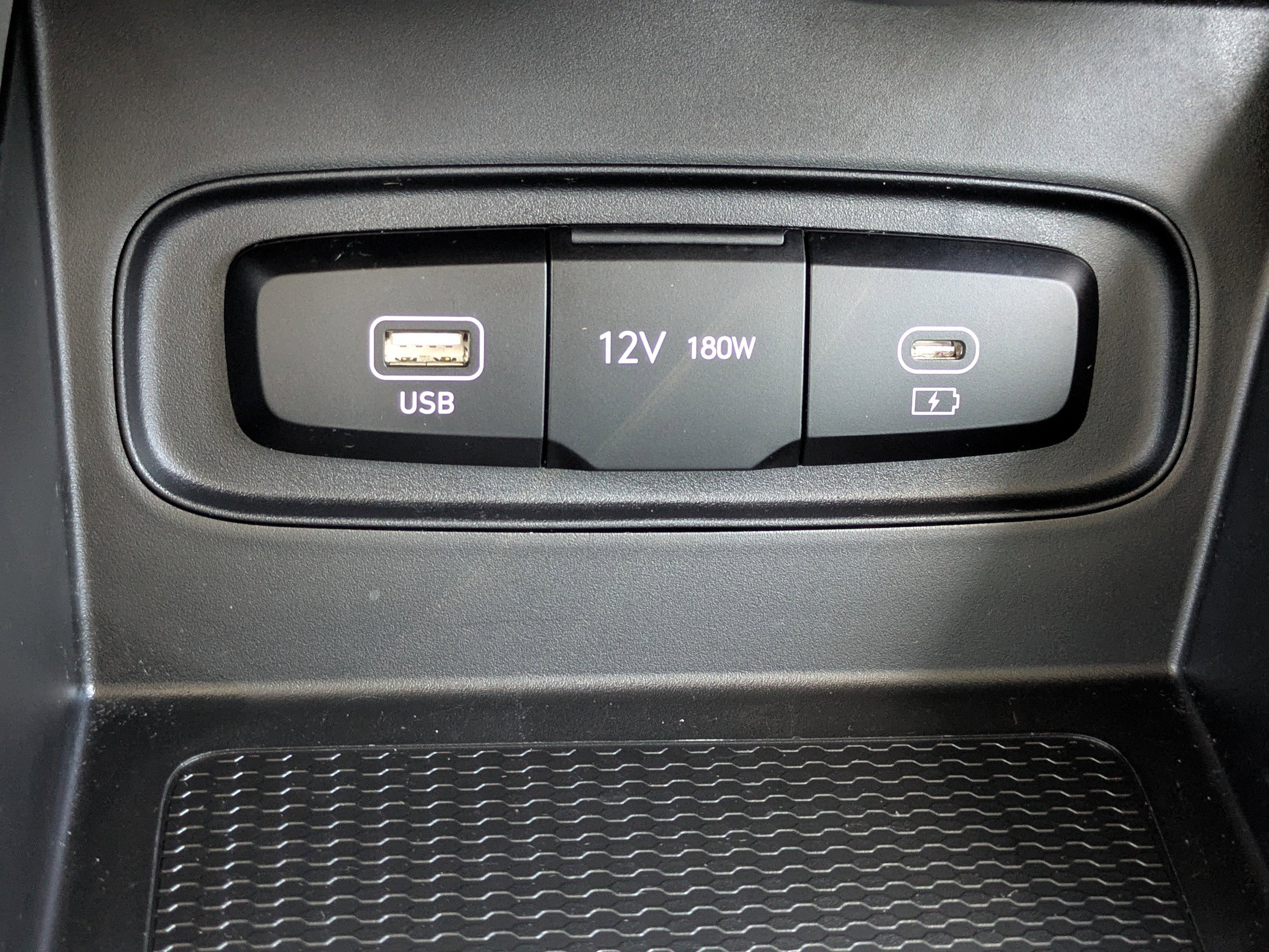 Used 2024 Hyundai Venue SEL image 26