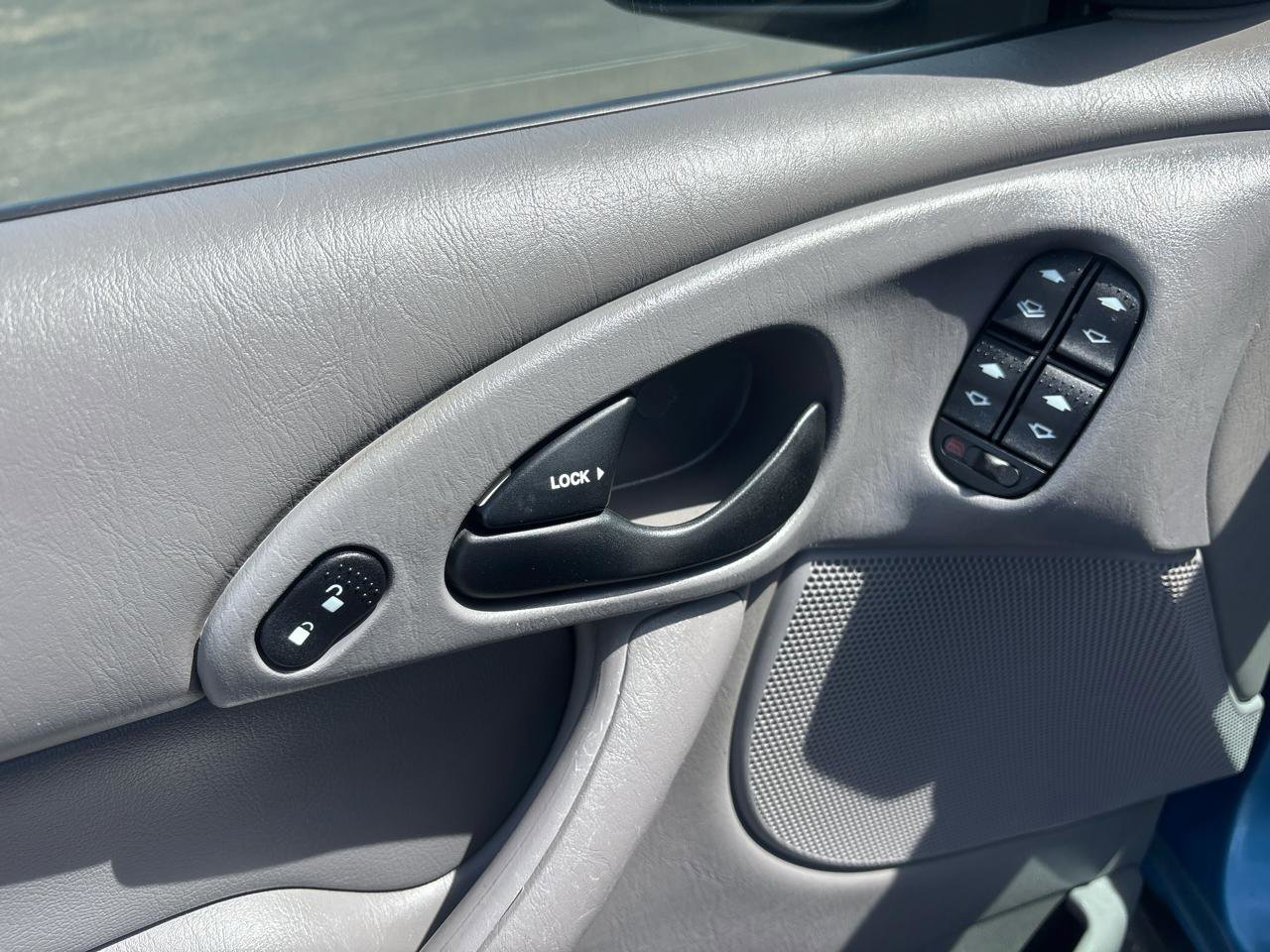 Used 2001 Ford Focus SE FWD image 10