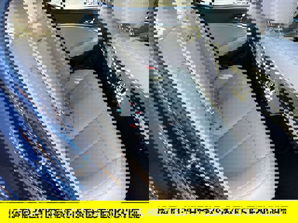 Used 2023 Genesis G70 2.0T image 12